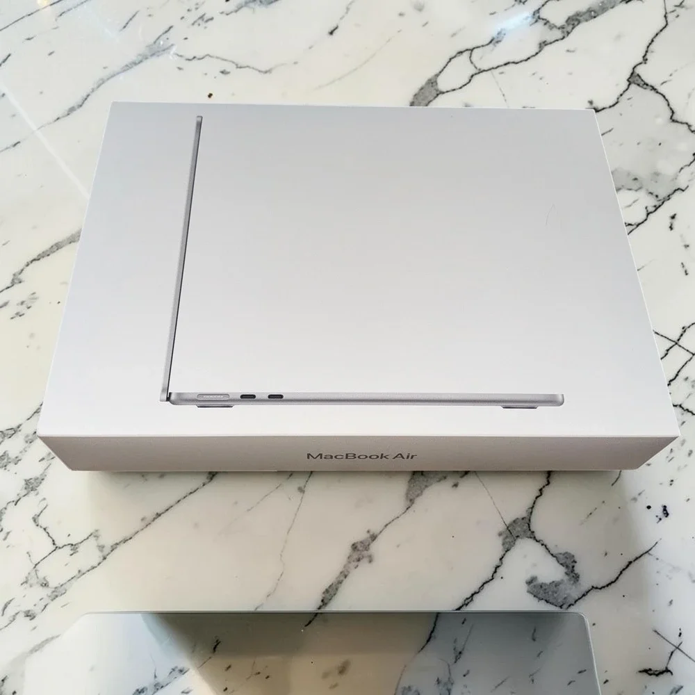New‎ EMPTY BOX ONLY Silver 13-inch M5 16GB 512GB MacBook Air Apple